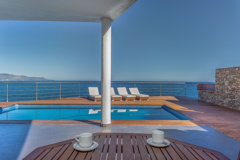 flateli villa port de la selva