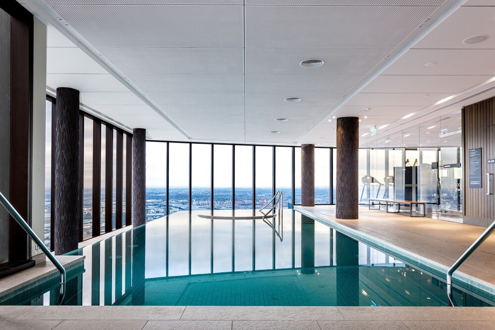 Skye 52nd Floor Great Views Opposite Crown Casino Melbourne Book At Hotels Com