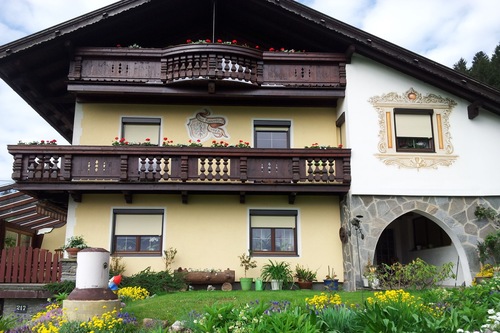 Ferienwohnung Im Ferienhaus Kaiserblick Wiesing Italy Wiesing Hotel Discounts Hotels Com