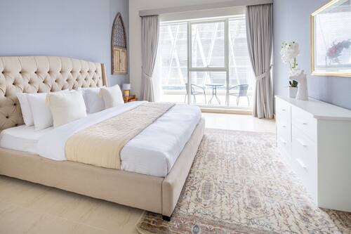 احجز شقة عصرية واسعة من 3 غرف نوم في وسط مدينة دبي في دبي قارن أسعار الفنادق في دبي