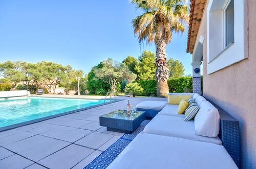 Top Hotels In La Fare Les Oliviers France Cancel Free On Most Hotels Hotels Com