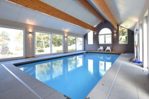 مسبح داخل غرفة النوم الرياض