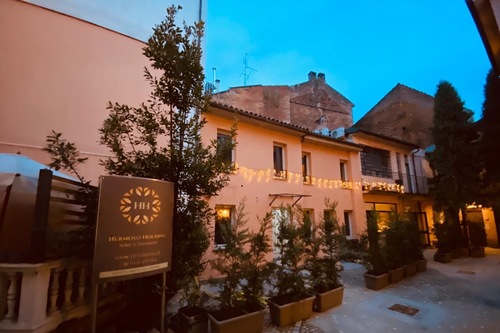 Prenota Hermoso Housing Hh Valenza A Valenza Hotels Com