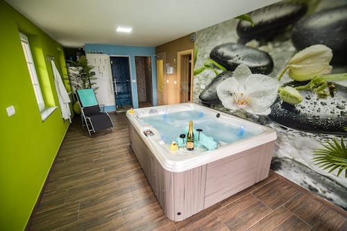 Book Holiday Home With Hot Tub And Sauna Sabina In Rovte Hotels Com