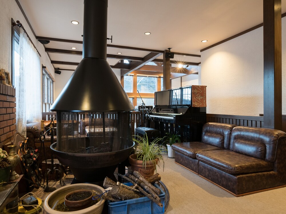 Book Oyo Petit Hotel Kanan Kurumayama Kogen In Chino Hotels Com