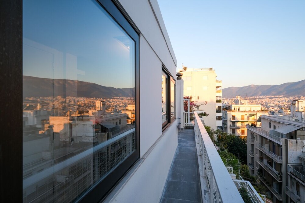 175m urban luxury homm apt in deinokratous str