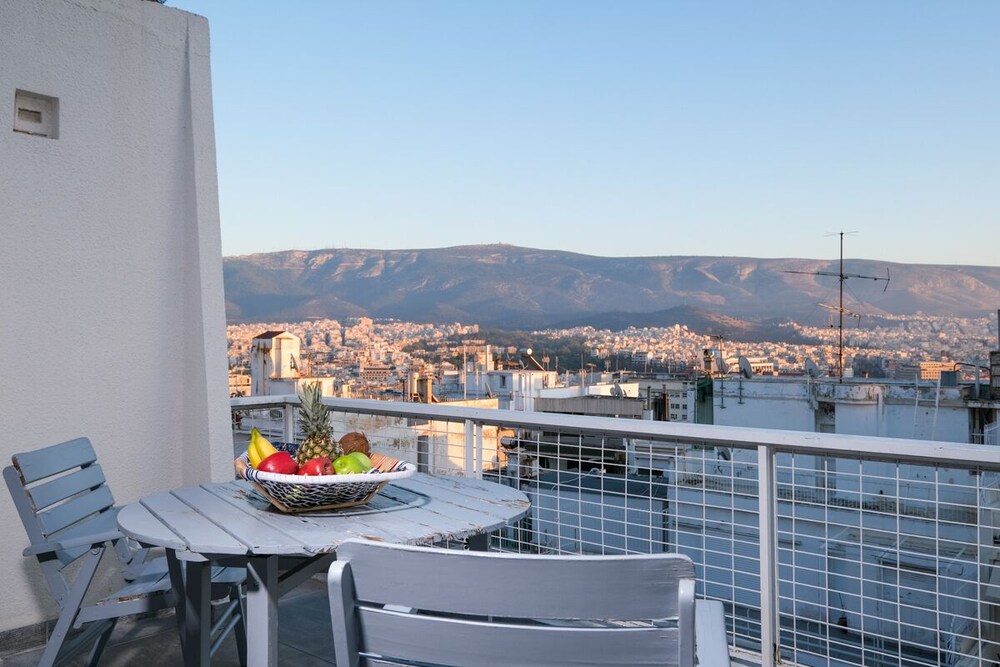 175m urban luxury homm apt in deinokratous str