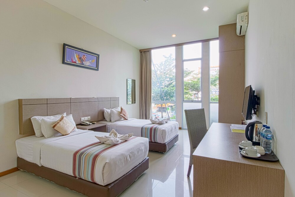 Book Putra Mulia Hotel Medan In Medan Hotels Com