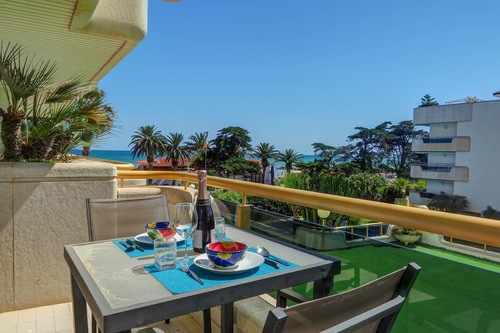 Featured image of post Hello Apartments Reviews / Employees are always nice and helpful, it is always clean, a lot of amenities, dog friendly and the people who live.