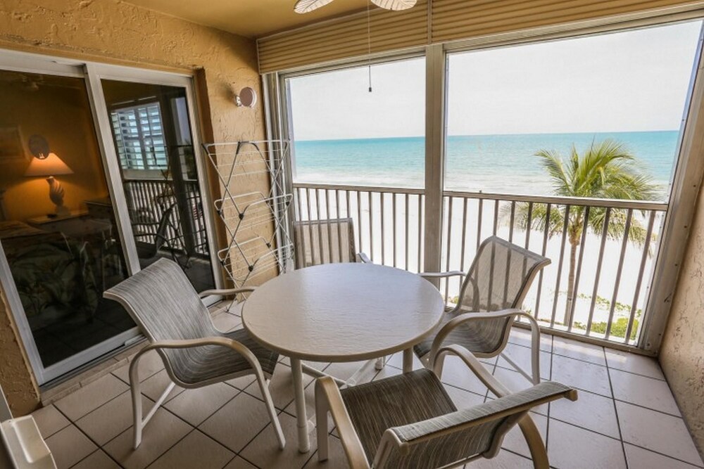 Book Smugglers Cove 3B5 in Fort Myers Beach