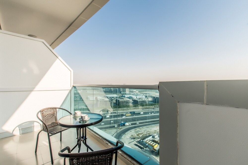 al jawhara 1804, 迪拜, 阳台