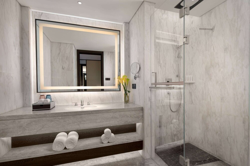 英山九龙湾度假村华美达酒店