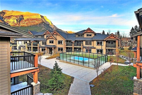 Top Rated Hotels In Dead Man S Flats Canada Hotels Com