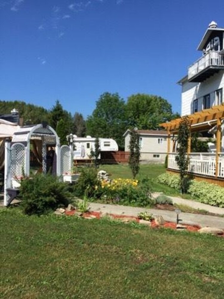 Gte de la Villa Deluxe Double Room 6 em SainteAngèledeMérici