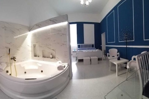 Book Palazzo Ducale Pironti In Campagna Hotels Com