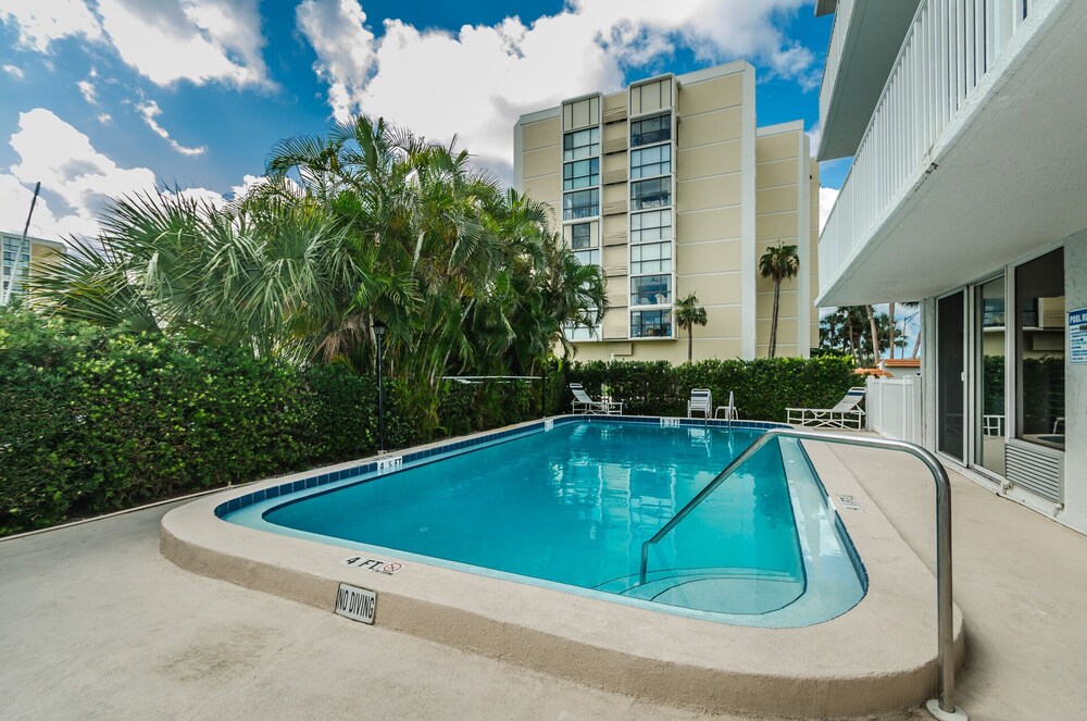 waterview, studio #20, free parking, beaches, pool