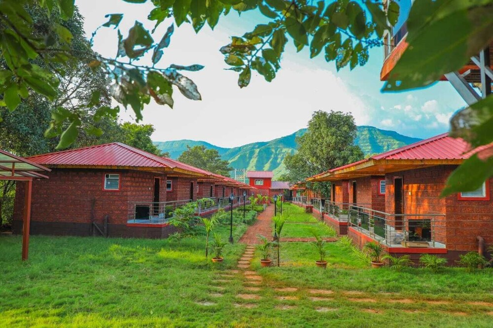 The Redstone Resort (Wai, India), Wai hotel discounts