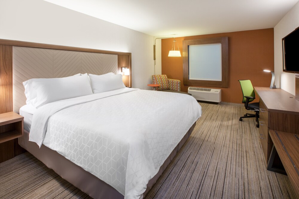 Book Holiday Inn Express Suites Moody Leeds An Ihg Hotel In Moody Hotels Com