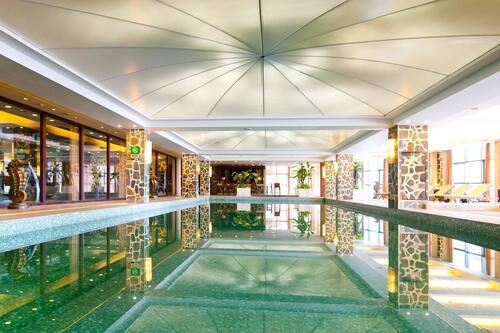 杭州リンアン ワンダーランド ホテル 临安杭州中都青山湖畔大酒店 杭州 の宿泊予約 ホテルズドットコム 杭州リンアン ワンダーランド ホテル 临安杭州中都青山湖畔大酒店 杭州 の宿泊予約 ホテルズドットコム