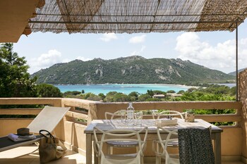 Trova Un Hotel Vicino A Spiaggia Di Santa Giulia A Porto