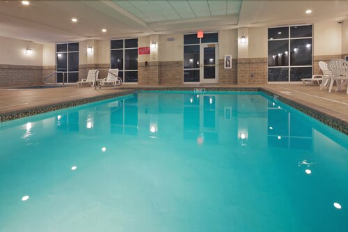 Book Country Inn Suites By Radisson Dover Oh In Hotels