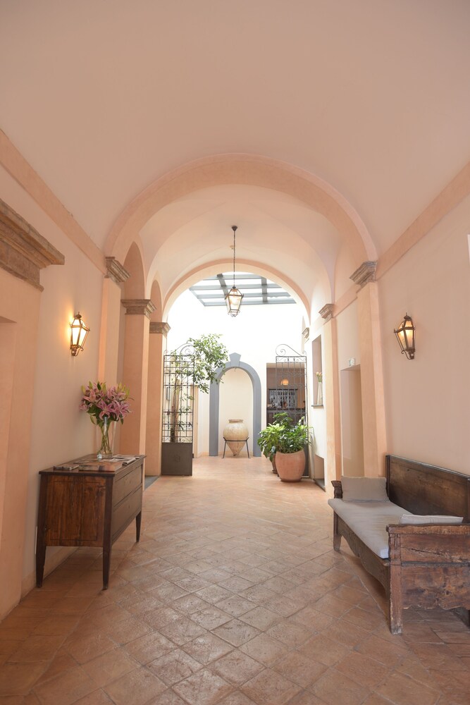 Palazzo Piccolomini Orvieto Info Photos Reviews Book At Hotels Com