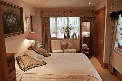 Little Red Rooster Rest And Spa In Tenby Hotels Com Little Red Rooster Rest And Spa In Tenby Hotels Com