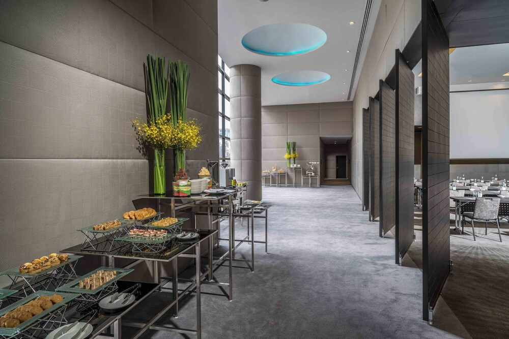 Book Holiday Inn Bangkok Sukhumvit In Bangkok Hotels Com