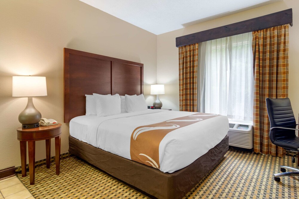 Book Quality Inn Suites Decatur Atlanta East In Decatur Hotels Com