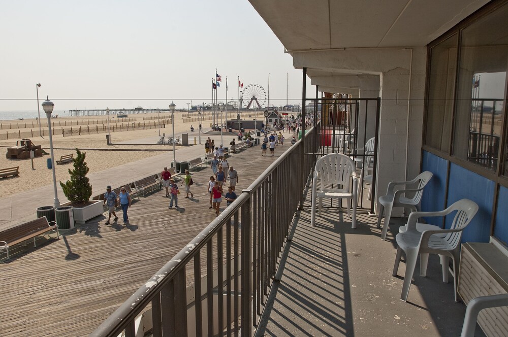Book Rideau Oceanfront Motel In Ocean City Hotels Rideau Oceanfront Motel Ocean City Beach View