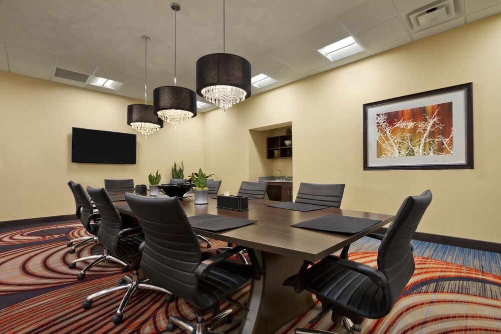 Book Embassy Suites Knoxville West In Hotels Com