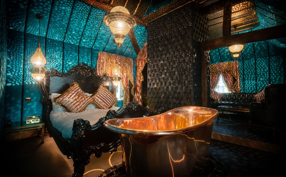 Book The Crazy Bear Beaconsfield In Hotels The Crazy Bear Beaconsfield