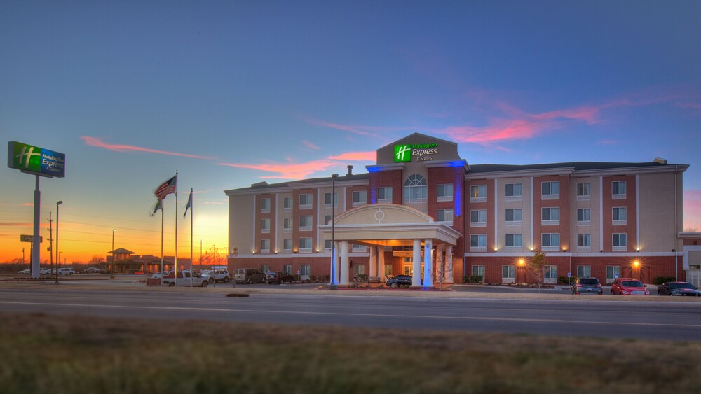 wyndham hotels in elk city ok