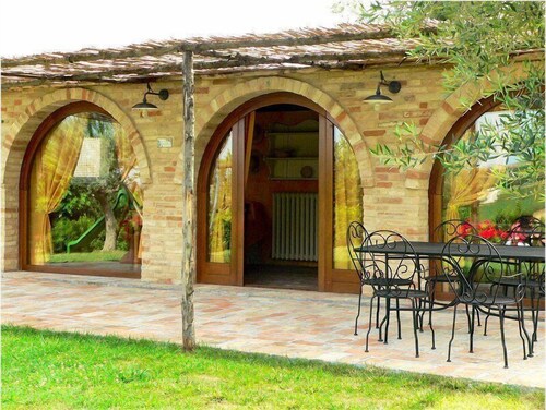 Prenota Agriturismo Fiore Di Campo A Fermo Hotels Com