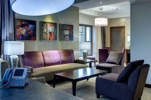 احجز كراون بلازا المدينة المنورة في المدينة المنورة قارن أسعار الفنادق في المدينة المنورة