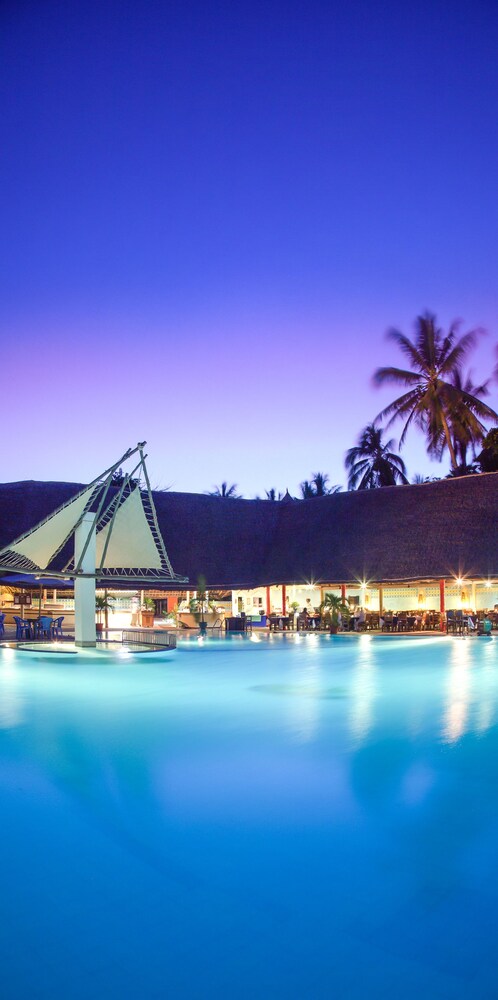 Book Turtle Bay Beach Club in Watamu