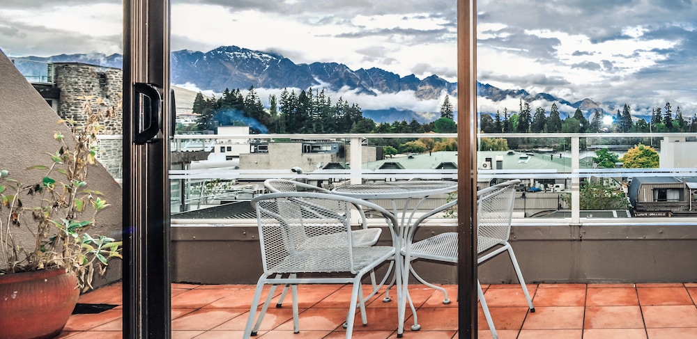 The Lofts Apartments Queenstown New Zealand Hotel The Lofts Apartments Queenstown Balcony