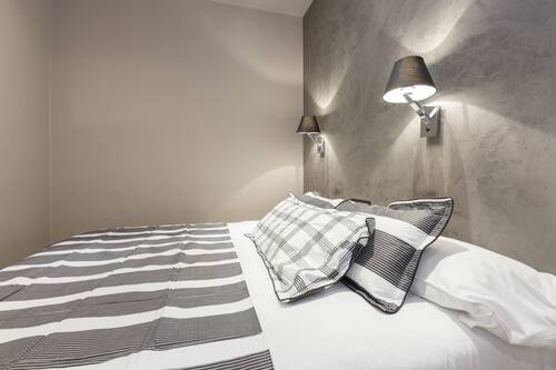 Ainb Eixample Miro Apartments Barcelona Spain Barcelona Hotel Discounts Hotels Com Ainb Eixample Miro Apartments Barcelona Spain Barcelona Hotel Discounts Hotels Com