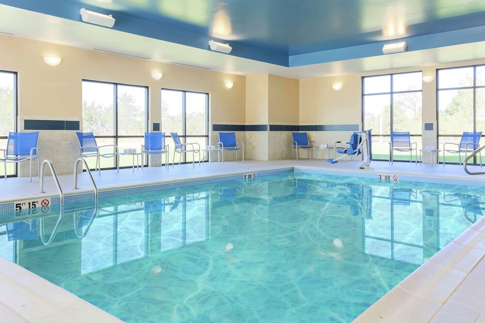 Book Hampton Inn Suites Wheeling-the Highlands Wv In Triadelphia Hotels Com