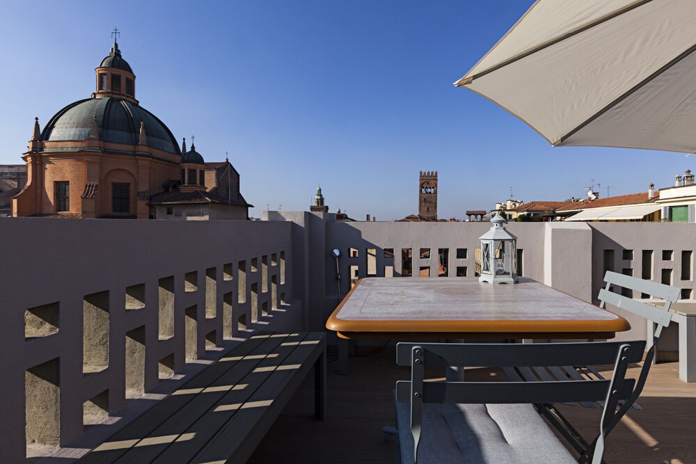 Altana bologna in bologna book on hotels.com Soveværelse tv