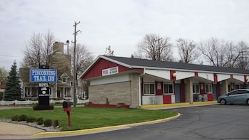 Top 10 Hotels In Standish Michigan