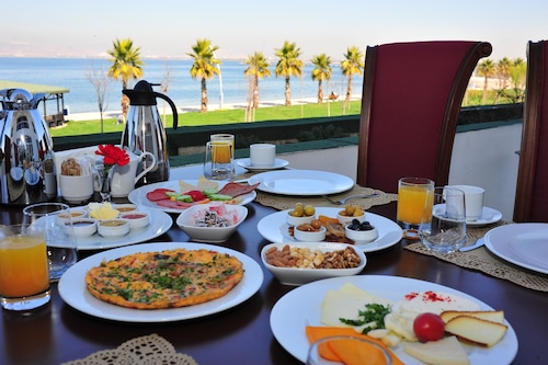 Leb I Derya Teras Restoran Bar Wellborn Luxury Hotel