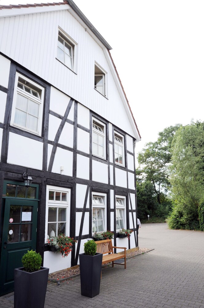 Schlichte Hof In Bielefeld Hotels Com