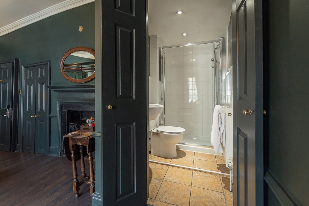 Guy Fawkes Inn Sure Hotel Collection By Best Western York United Kingdom York Hotel Discounts Hotels Com