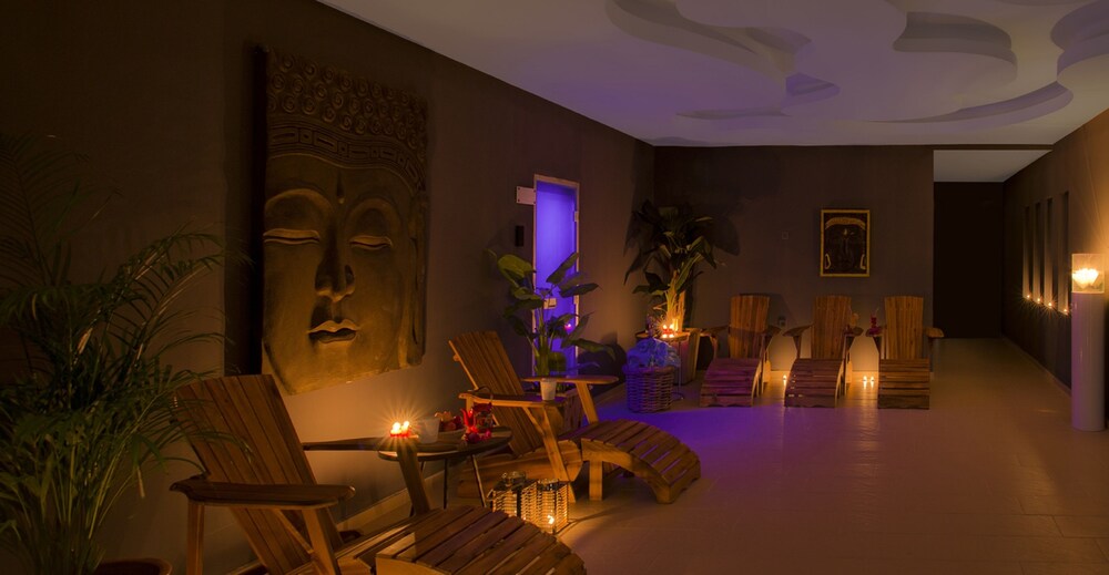 Oda Manzarasi Ve Bodrum Evleri Arkada Picture Of Sentido Bellazure Akyarlar Tripadvisor