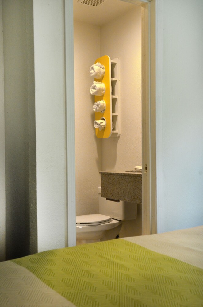 モーテル 6 モデスト カリフォルニア ダウンタウン モデスト の宿泊予約 ホテルズドットコム