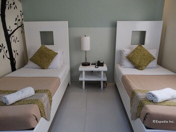 Picture of Empire Suites Hotel in Puerto Princesa