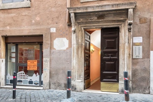 Diana In Pantheon Apartments Rome Italy Rome Hotel Discounts Hotels Com