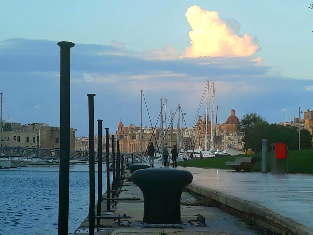 Book Concetta Studio Apartments In Cospicua Hotels Com