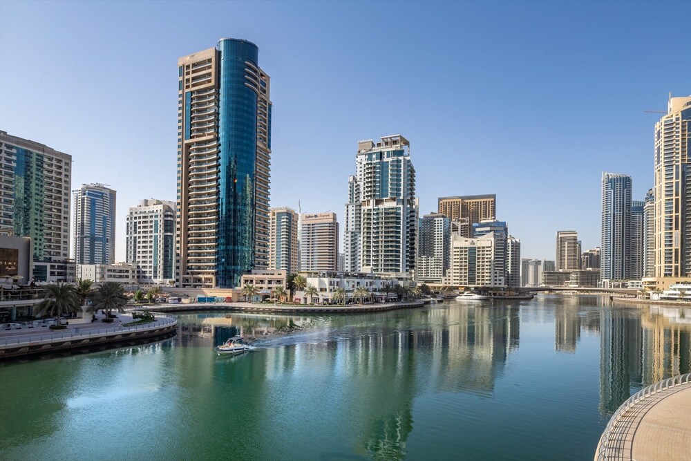 Book Minutes From Beach Bright 1br In Dubai Marina In Dubai Hotels Com